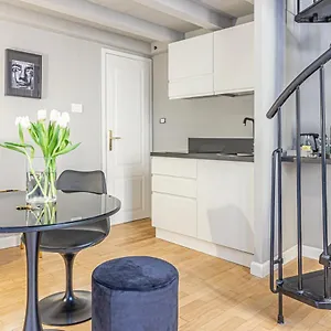  Apartment Casa Dafne In Canton De Fiori